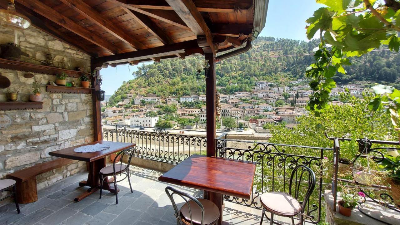 Timo'S Guest House Berati Exterior foto