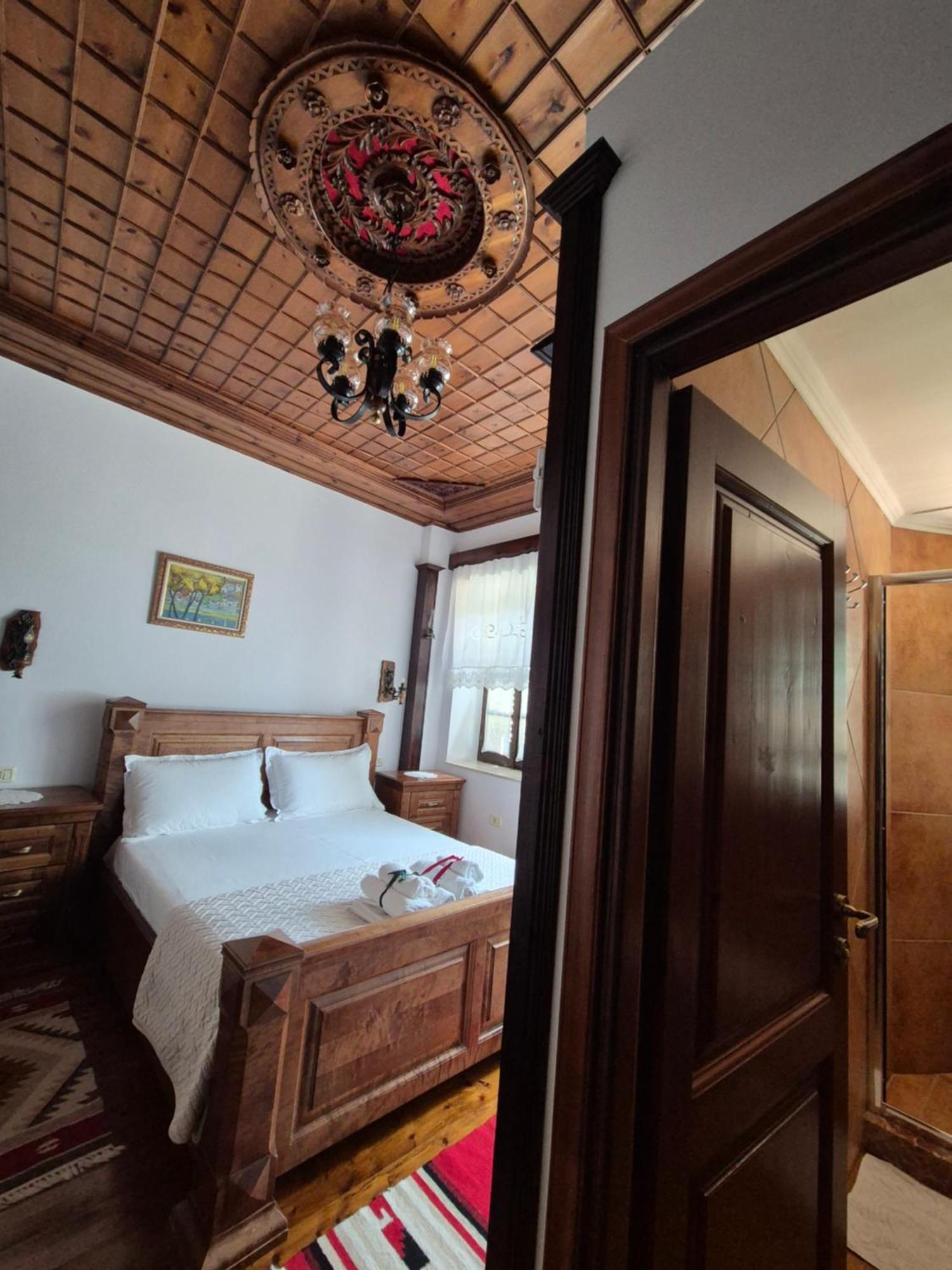 Timo'S Guest House Berati Exterior foto